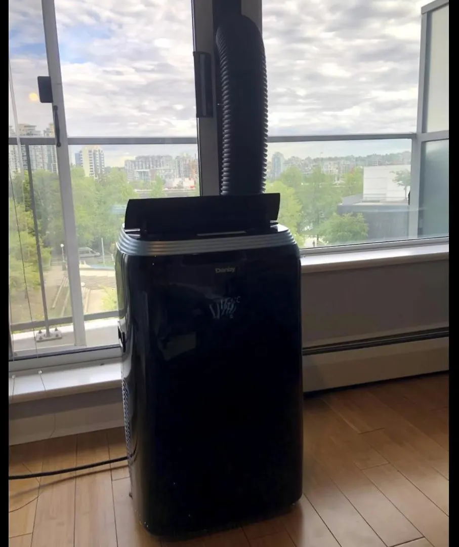 Spacious One Bedroom & Office Condo With Free Parking & Amenities Vancouver Canada