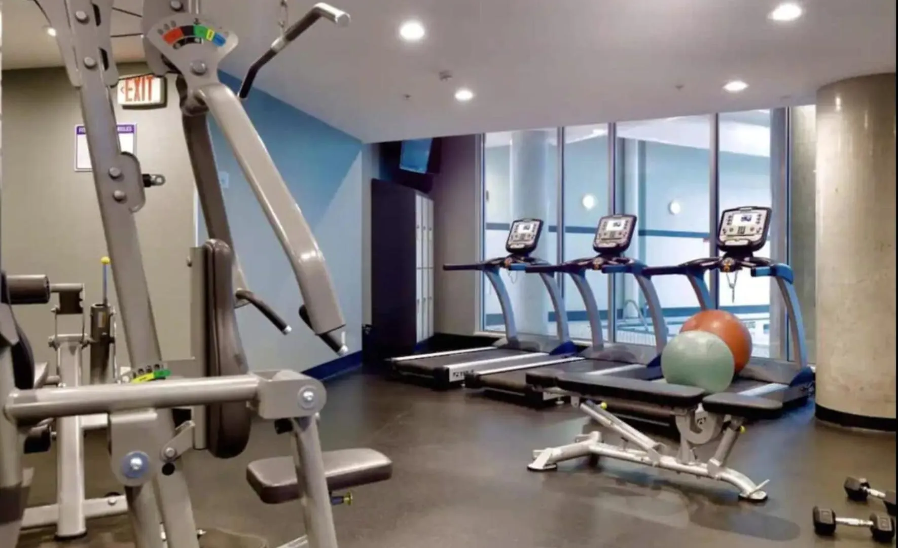Spacious One Bedroom & Office Condo With Free Parking & Amenities Vancouver